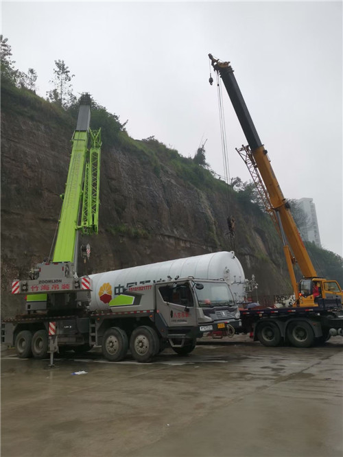 涡阳县“不怕风雨冻”—— 吊车的 “恶劣环境适应” 技术